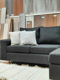 Imagen de Sofa Avanzado con Puf c/Brazo 2,40 x 1.70 Negro