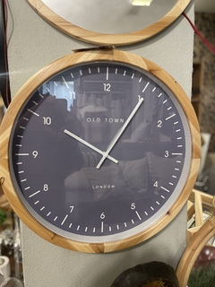 Reloj Pared en Madera Natural Fondo Gris con Vidrio 45 cm - comprar online