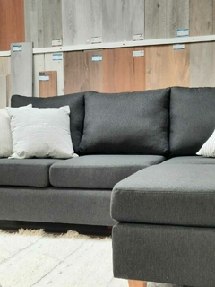 Sofa Avanzado con Puf c/Brazo 2,40 x 1.70 Negro - Jaspe Deco