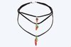 Choker Triplo de Camurça Pingentes Pimentas (Bijuteria) - CLDV0018