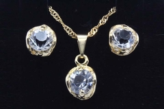 Conjunto Ponto de Luz Base Dobrada Strass Cristal Folheado Ouro c/Caixa - CJFO0033 - facejoias.com.br