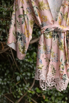 Caixa Alecrim - kimono estampado Artha + Vela Entalpia para Artha. - Vestidos de noiva exclusivos ARTHA ATELIER