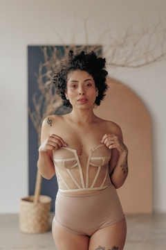 CROPPED BORDOIR - Cropped em Transparência estruturada estilo lingerie, com viés aparentes e passa fita nas costas. - comprar online