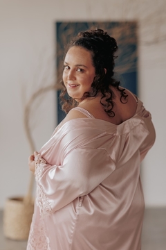 ROBE ANTONIETTE - Robe em cetim mellow com barrado de renda guipier - comprar online