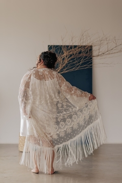 Kimono Boho - em patchwork de renda de algodão com franjas em toque de seda. - loja online