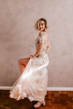 Vestido Protéia - tingimento manual exclusivo, com renda assinada Ellie Saab.