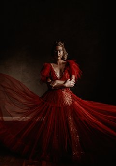 Vestido Red Garden - vestido 2 peças: vestido silhueta sereia rosê em tecido glitter e vestido sobreposto em tule ilusione vermelho.