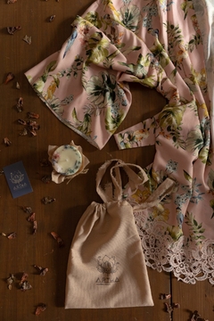 Caixa Alecrim - kimono estampado Artha + Vela Entalpia para Artha. na internet