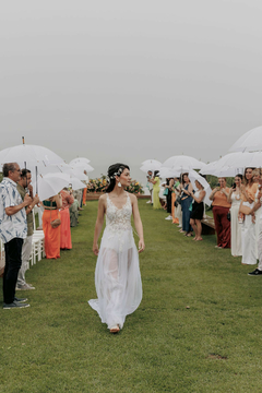 Imagem do Vestido Flor de Maracujá - saia em tule glitter e tule ilusione, com corpo em renda.