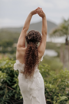 Corselete Camélia - em crinol com aplicação de flores em gazar e amarração. - comprar online