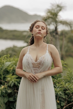 Imagem do Vestido Flor de Laranjeira - vestido em renda glitter e tule ilusione.