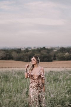Vestido Marriè - vestido silhueta arabesco paetê, com Trompete com fenda em tule diamont e arabesco paetê com bluse de pedrarias. na internet