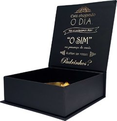 Caixa Convite 15x15x5 Com Iniciais Em Mdf e mensagem em Hot Stamping na internet