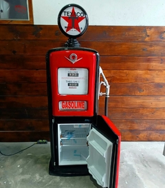 Bomba de Gasolina em Fibra, com Frigobar Embutido (Frigobar por conta do comprador, não inclui o frigobar) - Modelo: Personalizado - loja online