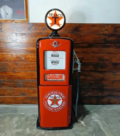 Bomba de Gasolina em Fibra, com Frigobar Embutido (Frigobar por conta do comprador, não inclui o frigobar) - Modelo: Personalizado