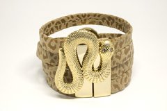 Bracelete Bege Animal Print - Fecho Imã Cobra