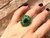 Anel folheado a ouro 18K com cristais Verde Esmeralda na internet