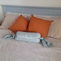 Almohadones forma de caramelo estampado