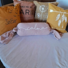 Almohadones forma de caramelo estampado en internet