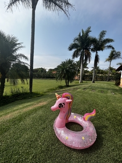 Boia Inflável Unicórnio Circular Rainbow - Loja das Boias - Boias Divertidas para Piscina