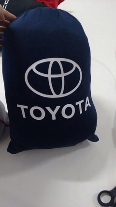 Capa Toyota Etios sedan na internet