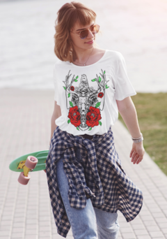 Camiseta Mujer Diseño Venado - Viva La Merch! - comprar online
