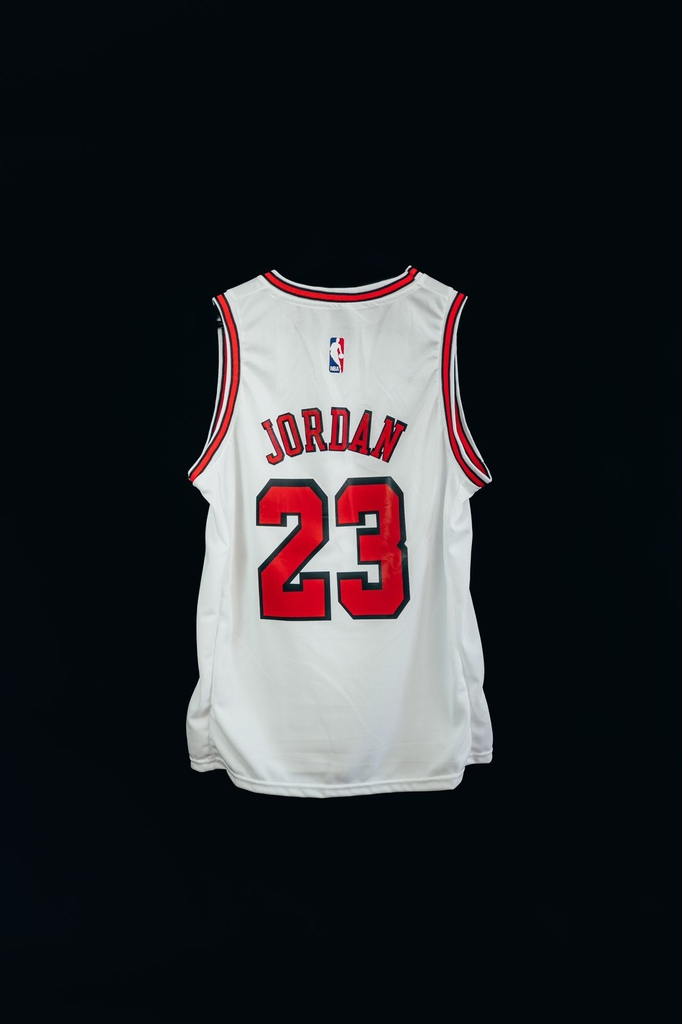 Camiseta Chicago Bulls Jordan (23) Roja Franja Negra