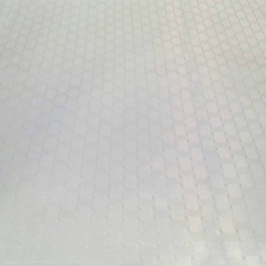 Cortina de baño blanca texturada antimancha e impermeable