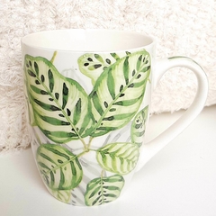 Taza cerámica estampa hojas tropicales