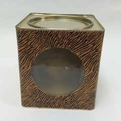 Lata cuadrada con visor animal print