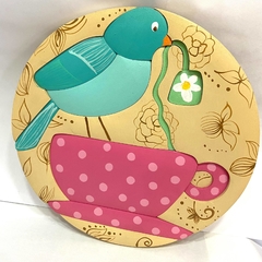 Cuadro madera encastrada con relieve pajaro y taza de té