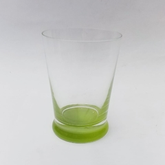 Vaso de vidrio base color verde - comprar online