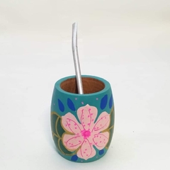 Mate e madera pintada con flores y bombilla - tienda online