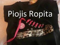 Remera Kitty rosa con Bordado gigante - Piojis Ropita Importada