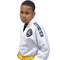 KIMONO AKIRA INFANTIL BRANCO TRANÇADO - JIUJITSU na internet