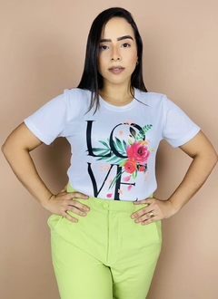T-shirt Canelada Love flores na internet