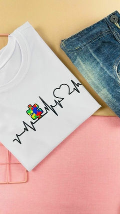 T-shirt Canelada Batimentos cardíaco autismo - comprar online