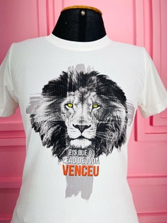 T-shirt Ribana Canelada Eis que o Leão de Judá Venceu - comprar online