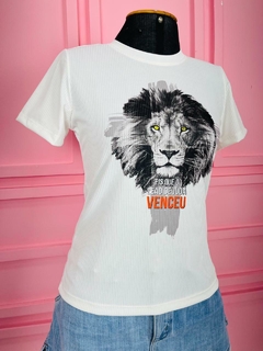 T-shirt Ribana Canelada Eis que o Leão de Judá Venceu - Fabi T-shirts