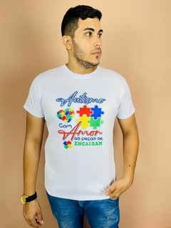 T-shirt Masculina Canelada Autismo com amor as peças se encaixam