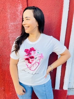 T-shirt ribana canelada Follow your hearttines (Siga as suas linhas do coração) - comprar online