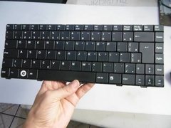 Teclado Para O Notebook Positivo Mobile V092362br1 Com Ç na internet