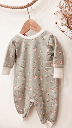 PIJAMA FRIZA FLORES VERDE - comprar online