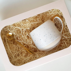 GIFT BOX - TAZA DOT + CUCHARA GOLD