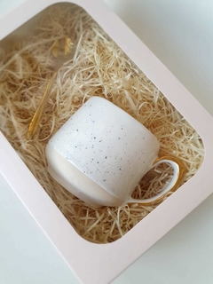 GIFT BOX - TAZA DOT + CUCHARA GOLD - comprar online