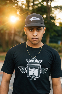 Camiseta Power Caps Logo na internet