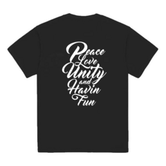 Camiseta Peave Unity Love and Having Fun - By Uiu - comprar online