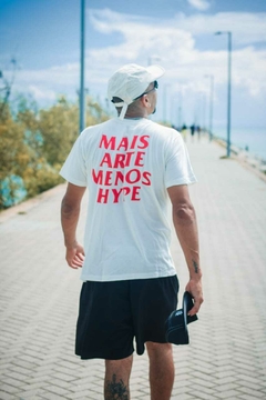 Camiseta Power Caps Mais Arte Menos Hype