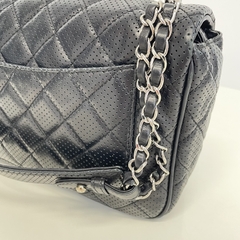 Bolsa Chanel Single Flap Média em Couro Perfurado na internet