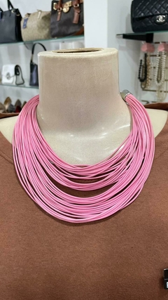 Colar Rosa Com Tiras